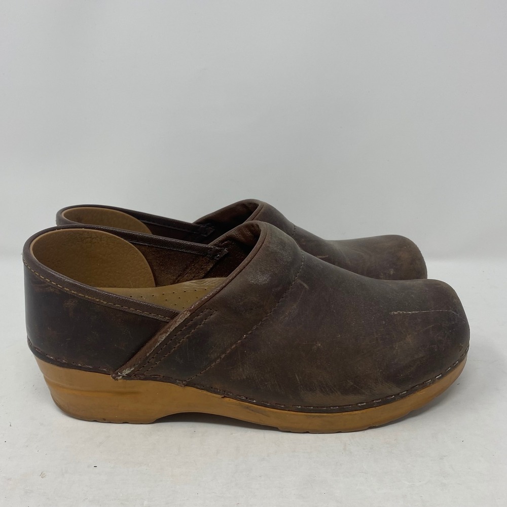 Dansko Professional Clogs Dark Brown Oiled Leather Slip On Shoes Womens 38